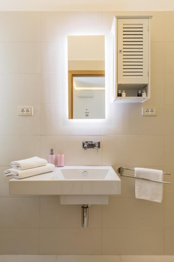 Maniva Old Town Luxury Rooms - Prime Spot By Riva Promenade Split Exterior photo