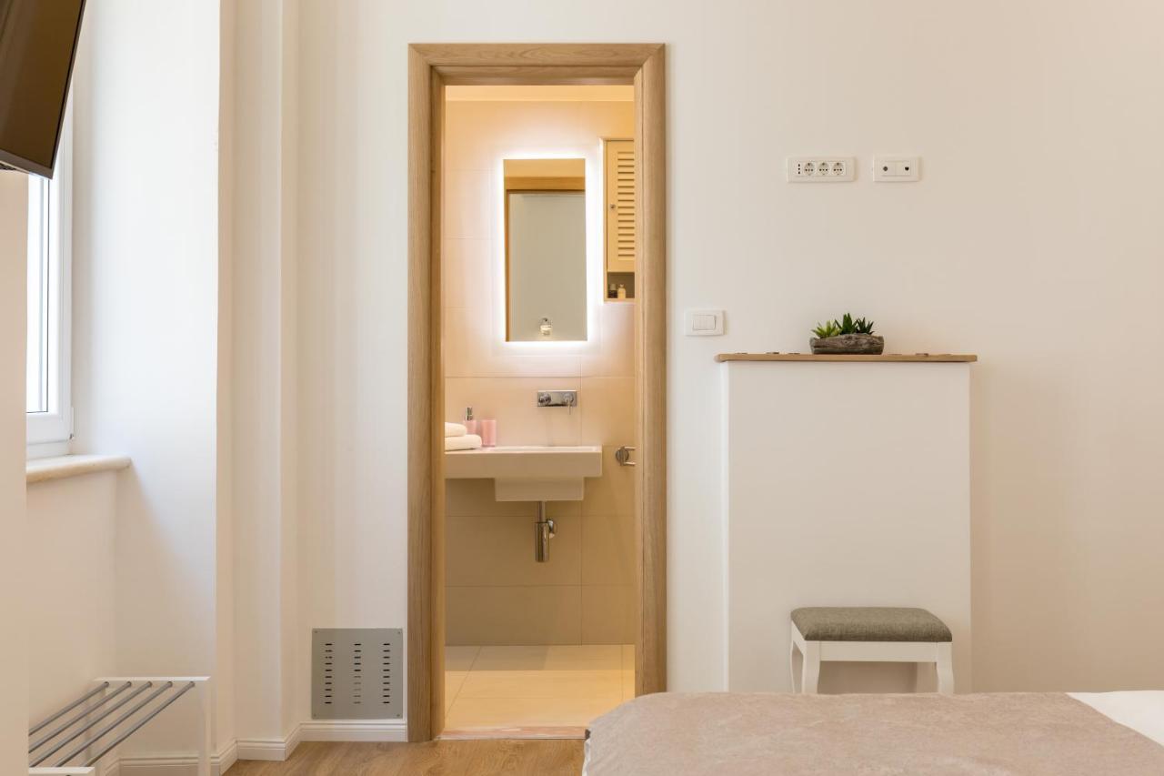 Luxury Rooms In The Center Of Split - Maniva Exterior photo