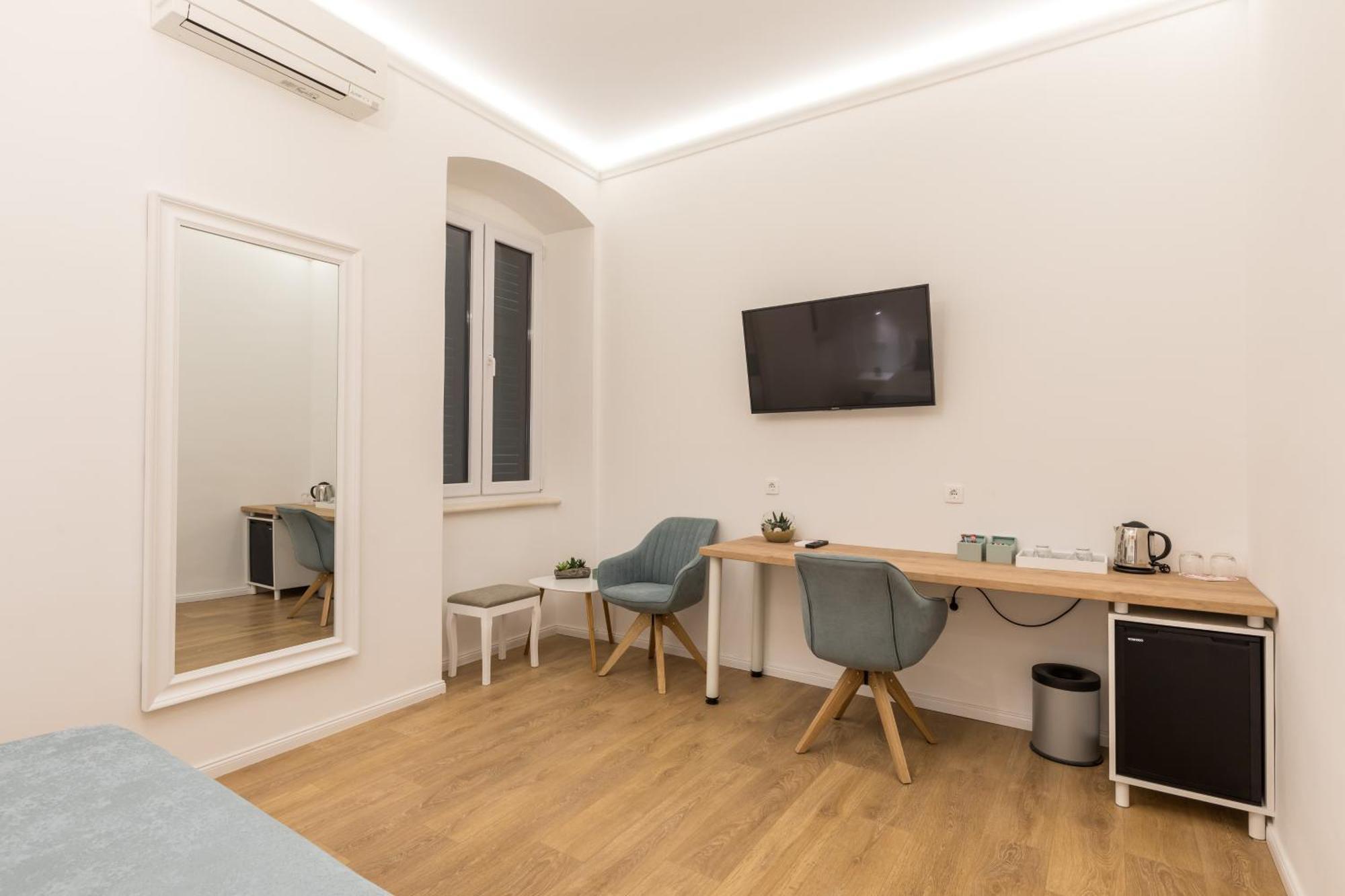 Maniva Old Town Luxury Rooms - Prime Spot By Riva Promenade Split Exterior photo