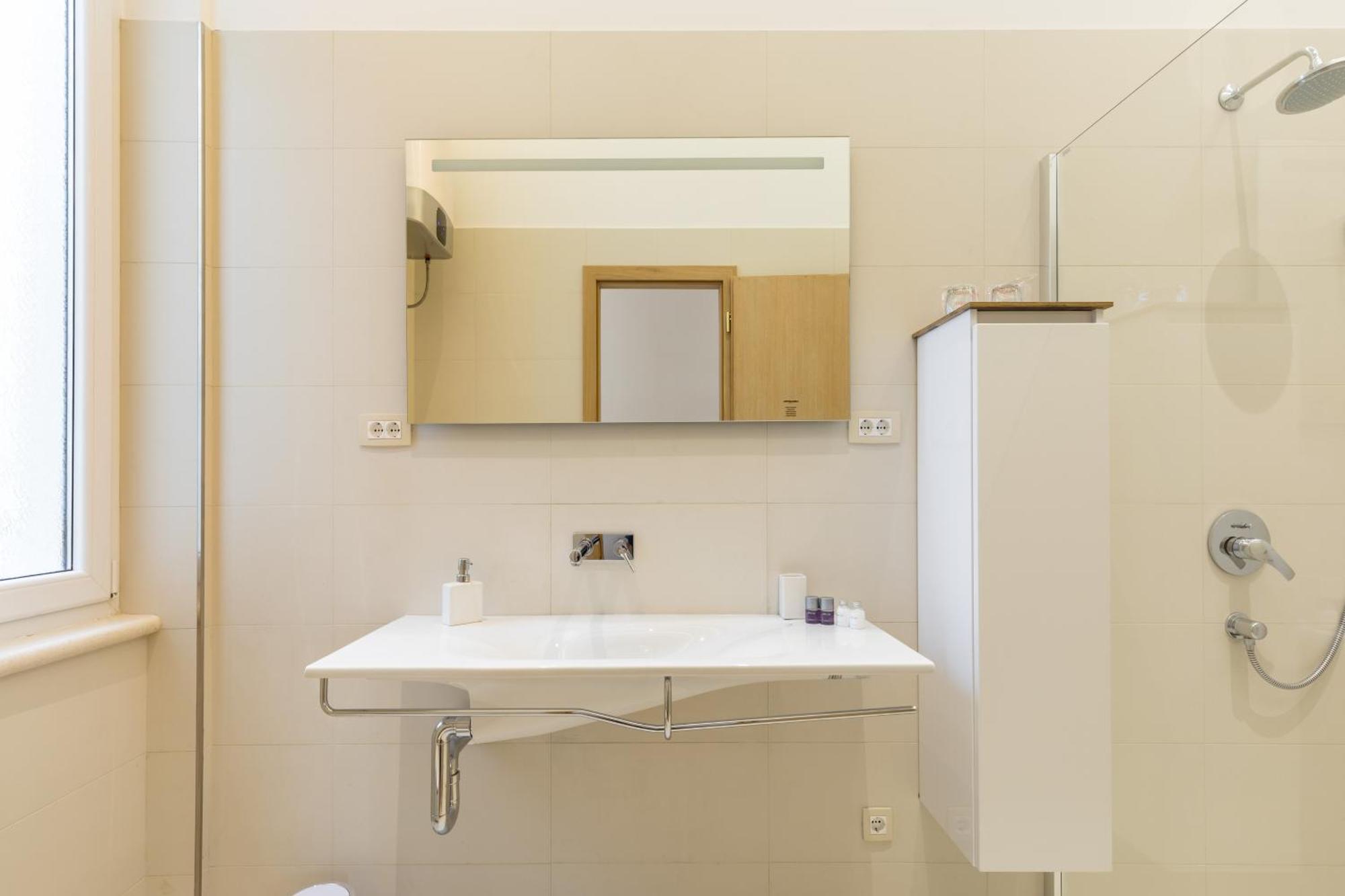 Maniva Old Town Luxury Rooms - Prime Spot By Riva Promenade Split Exterior photo